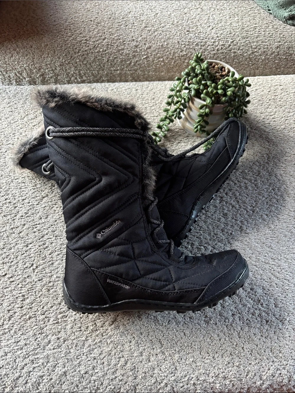 Columbia Black Women's Waterproof Insulated Winter Boots with Faux Fur Trim